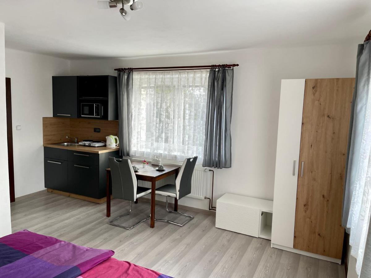 Apartmany Marjanka Jenisovice  Екстериор снимка